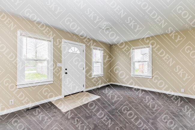 Photo - 2400 W 10th St