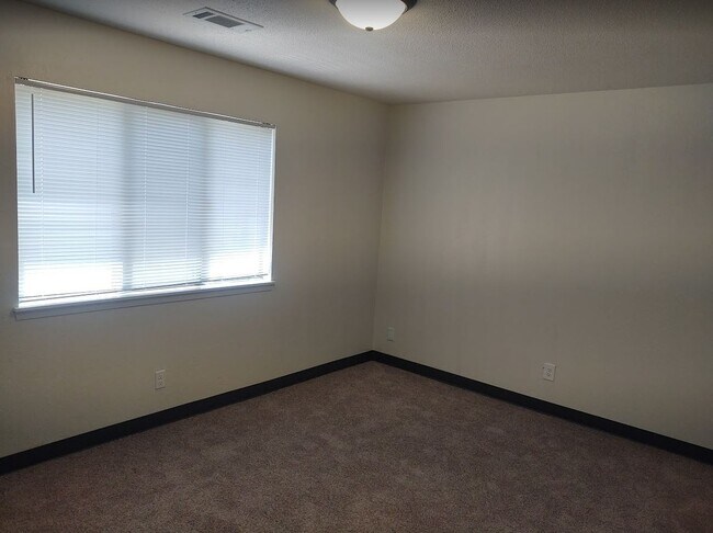 Photo - 306 29th St Dr SE Unidad 101