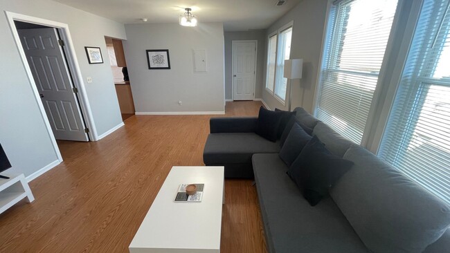 Photo - 6804 Detroit Ave Unidad 3