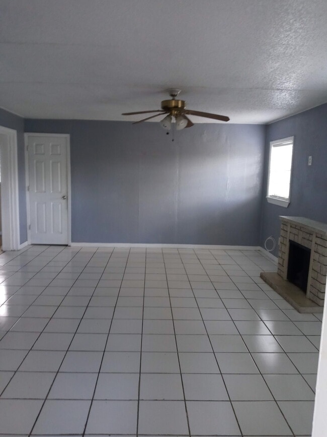 Photo - 2020 W Magnolia St