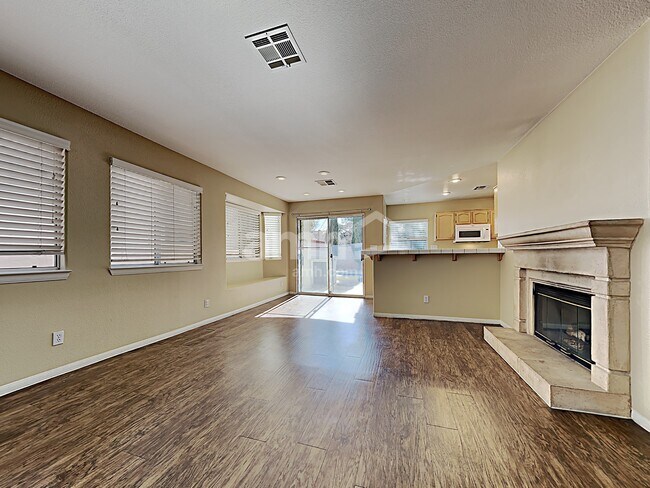 Photo - 1824 Glenwillow Dr