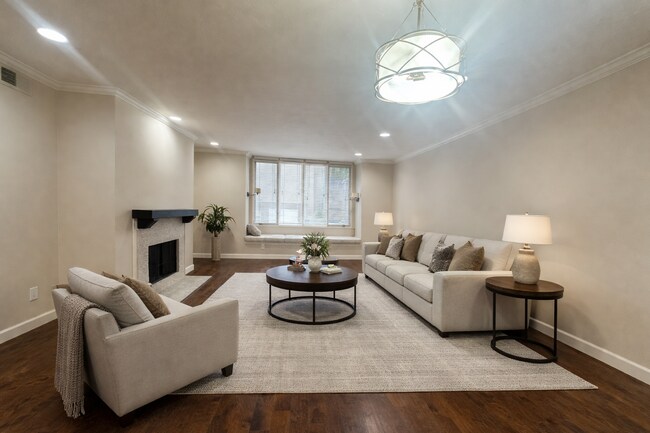 Photo - Large 1 Bedroom 1 Bath for rent at Villa Europa in UTC area Unit 1