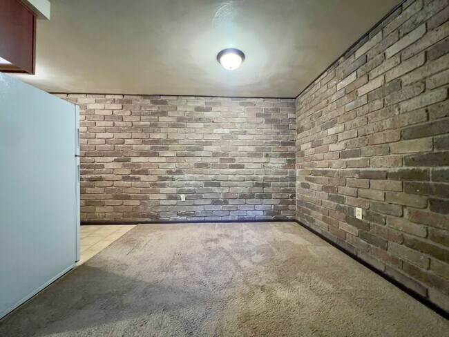 Photo - Cozy One Bedroom Apartment! Exposed Brick ... Unidad 103