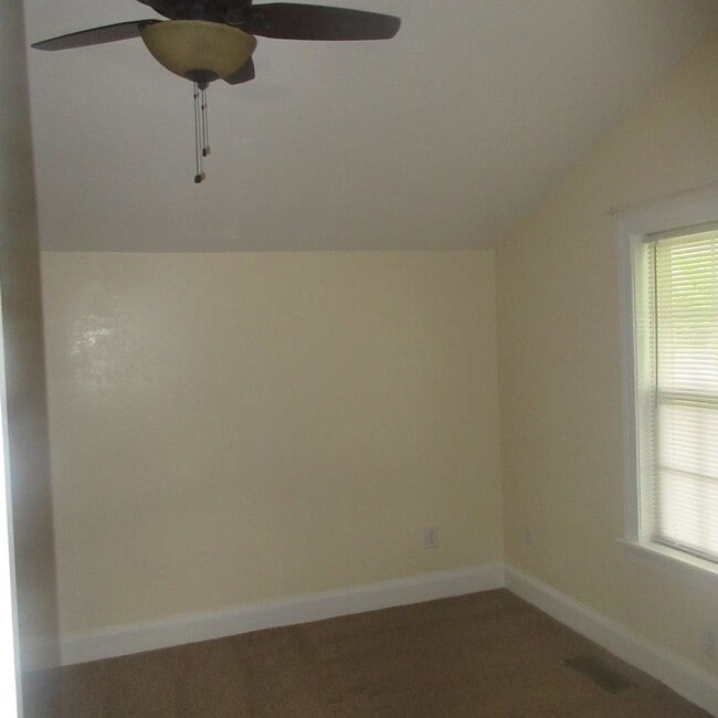 Photo - 2211 Blue Creek Rd