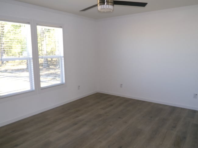 Photo - 432 Patriot Ln