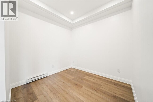 Photo - 153 Main St E Unit 3