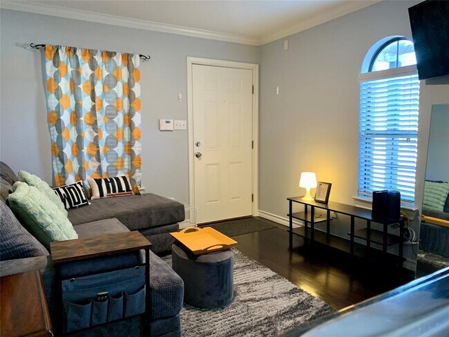 Photo - 407 E 45th St Unit 116