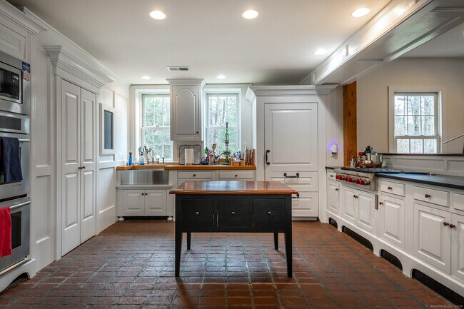 Photo - 109 Dibble Hill Rd