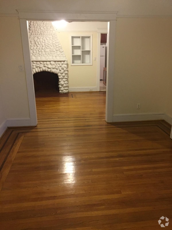 Building Photo - 536 Walnut St Rental