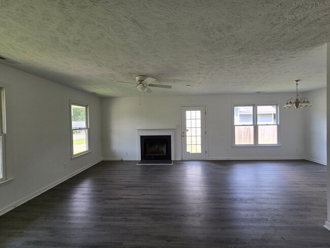 Photo - 1521 Kara Ct