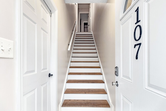 Photo - 107 Rystan Pl