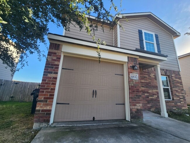 Photo - BEAUTIFUL HOME IN JARRELL. MOVE IN READY!.