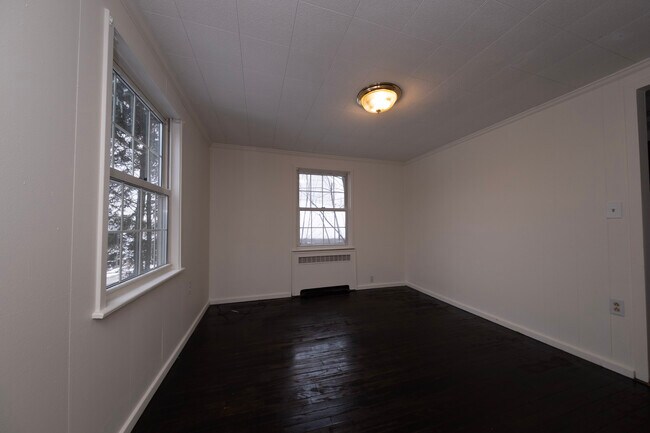 Photo - 956 Jefferson Dr