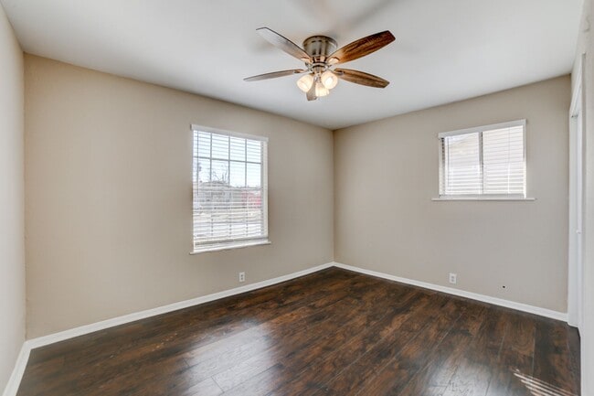 Photo - 2120 S Main St
