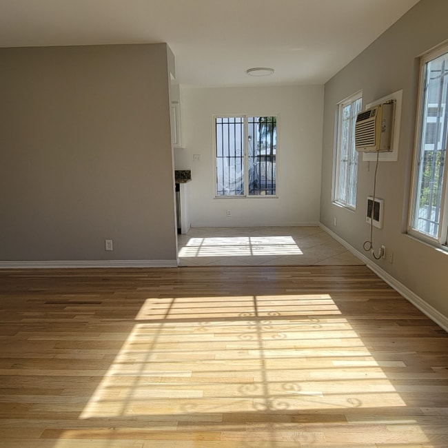 Photo - 1802 Wilton Pl