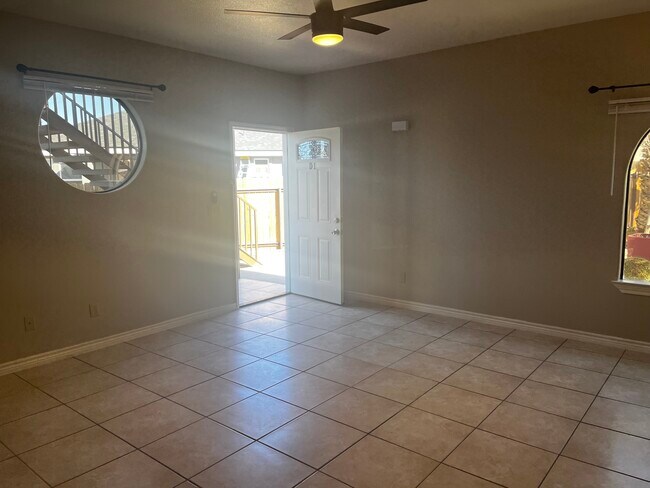 Vista desde el pasillo D1 - 804 Jason Cir