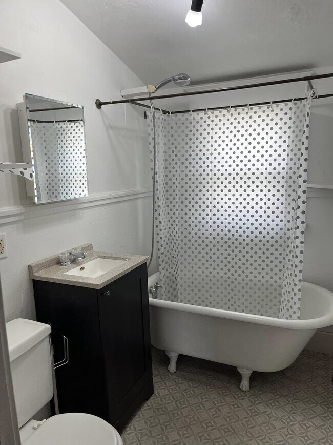 Photo - 107 N 8th St Unit 2