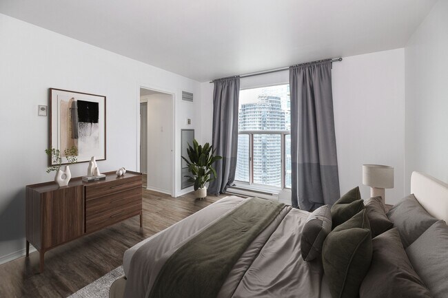 Photo - 99 Harbour Square