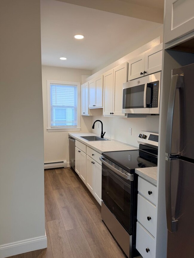 Photo - Recently updated 3 bed, 1 bath located in sought after North Chelmsford