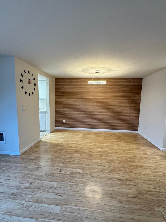 Photo - 2017 Eastlake Ave E Unit 203