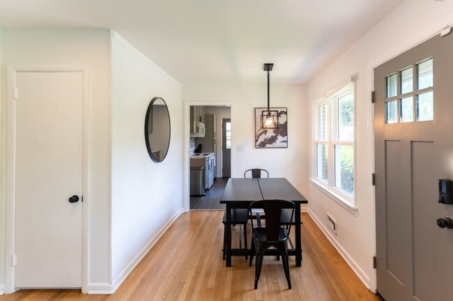 Photo - 421 Moseley Dr Unit ID1328875P