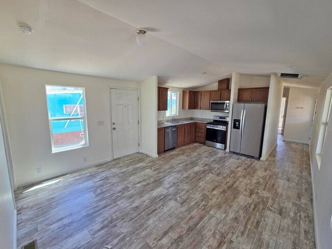 Photo - 1453 Elizabeth St