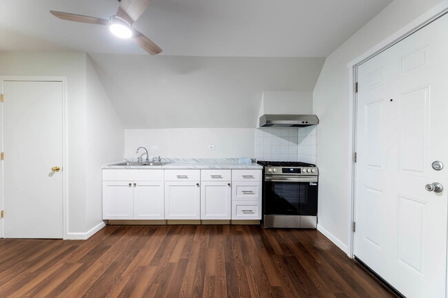 Photo - 3404 N Kilbourn Ave