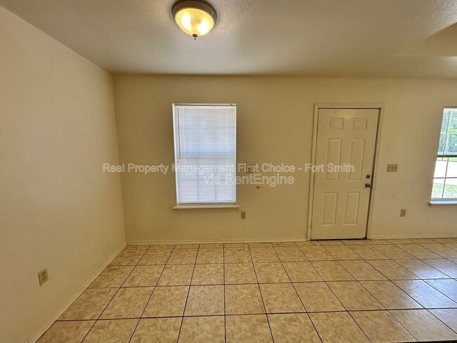 Photo - 1447 Brazil Ave