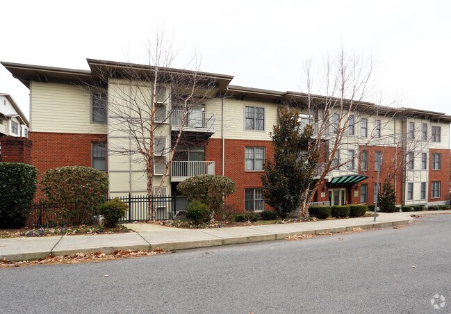 Photo - West End Circle Condominiums