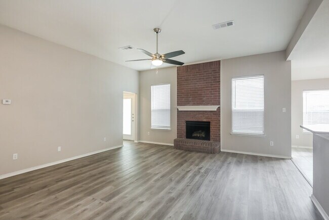 Photo - 828 Passive Dr