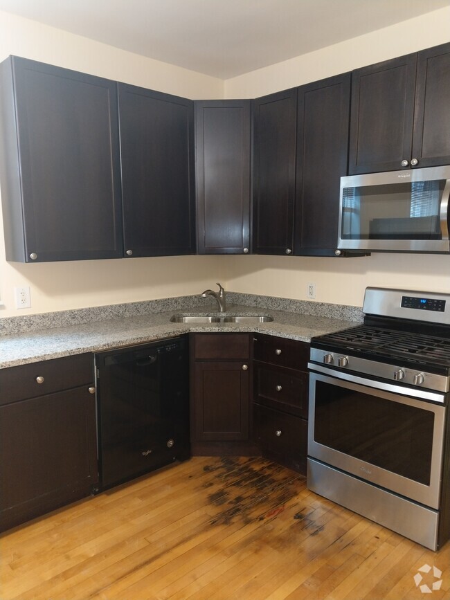 Building Photo - 3010 W 42nd St Rental