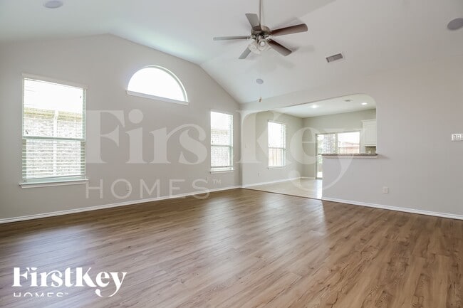 Photo - 1100 Nora Ln