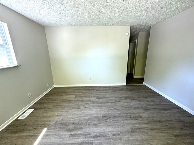 Photo - 2194 N Riley Ave