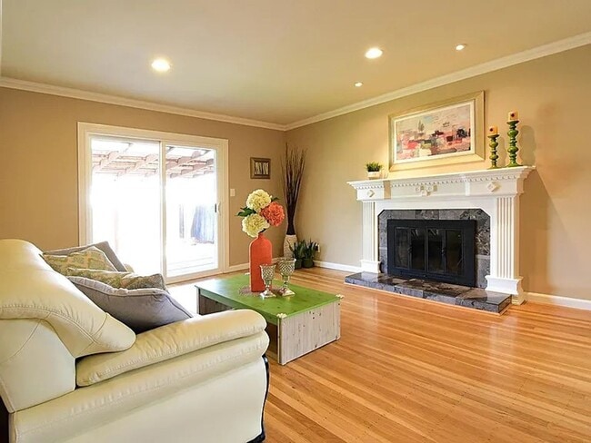 Photo - 3 Bedrooms | 2 Bathrooms | Approx. 1,040 sq. ft.