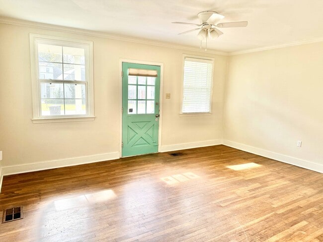 Photo - 4717 Orchid St