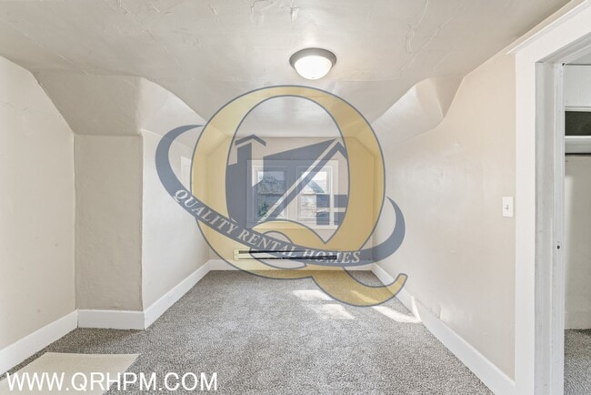 Photo - 1932 Lowell Ave