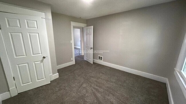 Photo - 405 S 39th St