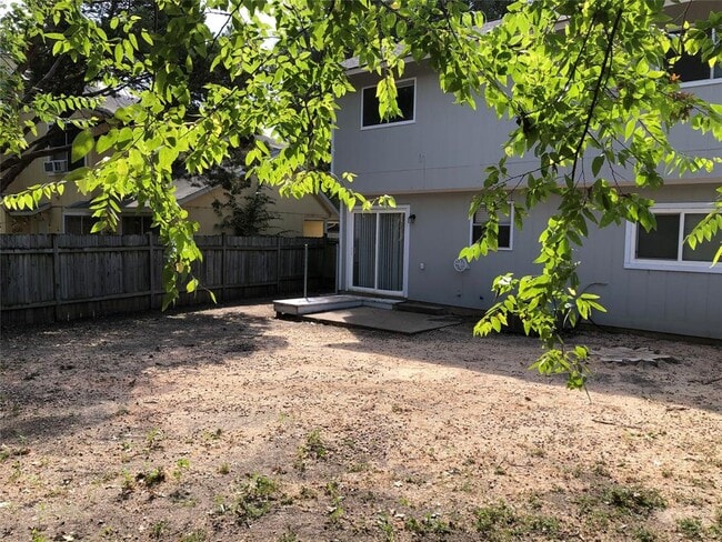 Photo - 718 Decker Prairie Dr