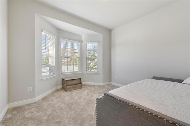 821 Shepperton Wy