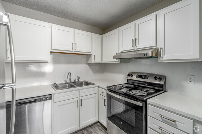 Platinum 2BR, 2BA - 968SF - Kitchen