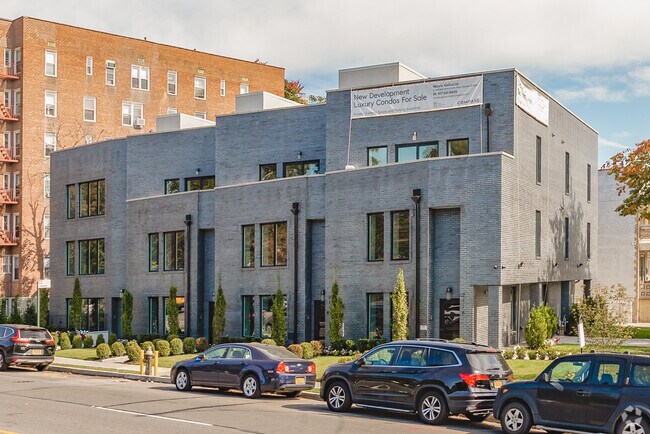 Photo - 271 McDonald Ave