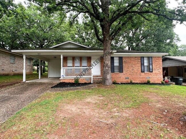 Building Photo - 8812 Claremont Ave