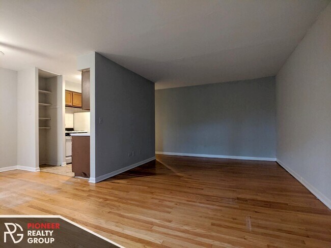 Photo - 510 W Briar Pl Unidad 501