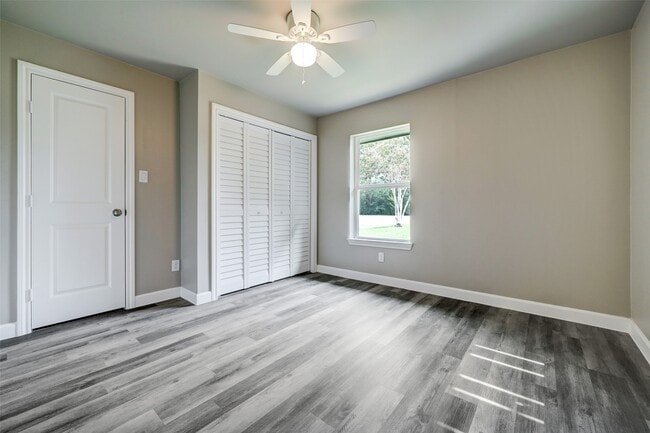 Building Photo - 8817 Emmott Rd