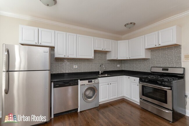 Photo - 2123 N Dayton St Unit M04B