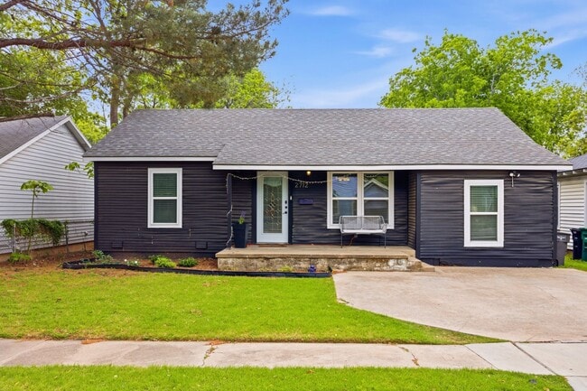 Building Photo - TCU-2712 Frazier Ave