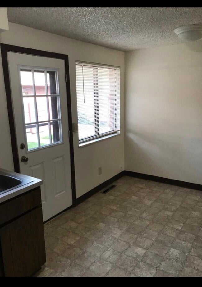 Photo - 1720 Cambridge Dr