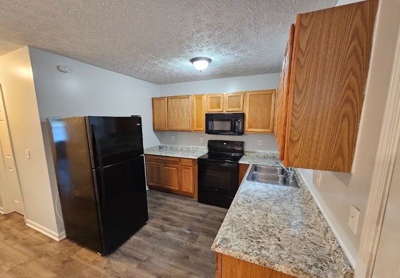 Photo - 500 Mica Trc