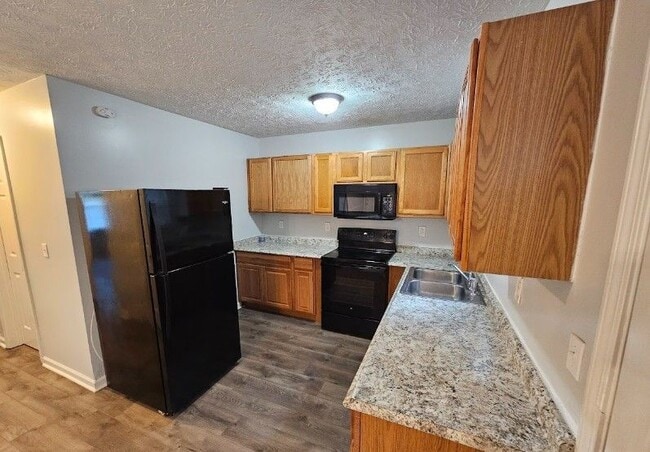 Photo - 500 Mica Trc