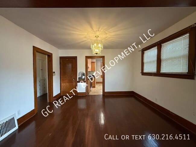 Photo - 454 Moseley St